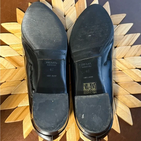 Prada Women's Gray Leather Flats with Silver Bow - Picture 7 of 8